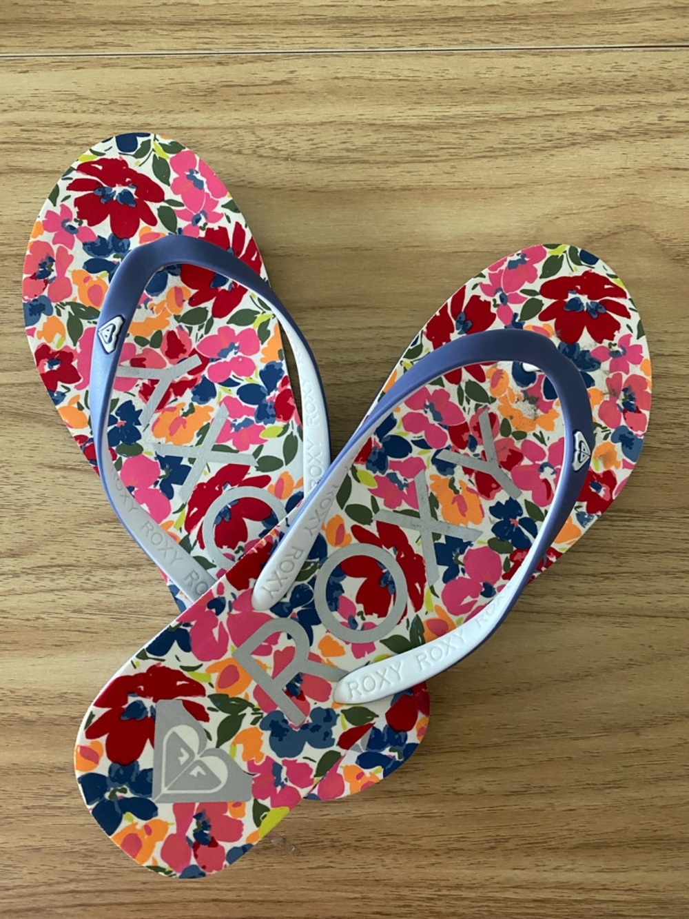 Roxy Floral Flip Flops in Pink, Red & Navy